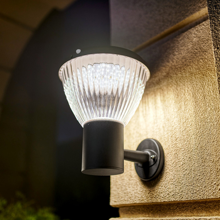 PVW207 BL Cali wall light insitu pic 4